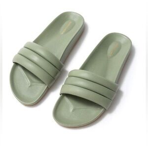 Beatrice Valenzuela classic Sandalia size 8 in monochrome Verdigris sage green